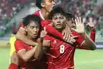 MENANG-BESAR-Selebrasi-pesepakbola-timnas-Indonesia-Arkhan-Kaka-dan-rekan-setimnya.jpg
