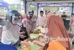 Bazar Murah Diserbu Warga Dabo di Lingga, Sediakan Sembako Murah dan Cek Kesehatan Gratis