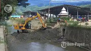 satu-unit-ekskavator-untuk-normailasi-kali-di-kotaraja.jpg