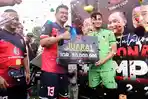 Bobby-Nasution-Serahkan-Hadiah-ke-PS-Sergai-Juara-Bonas-Cup-Zona-Sergai.jpg