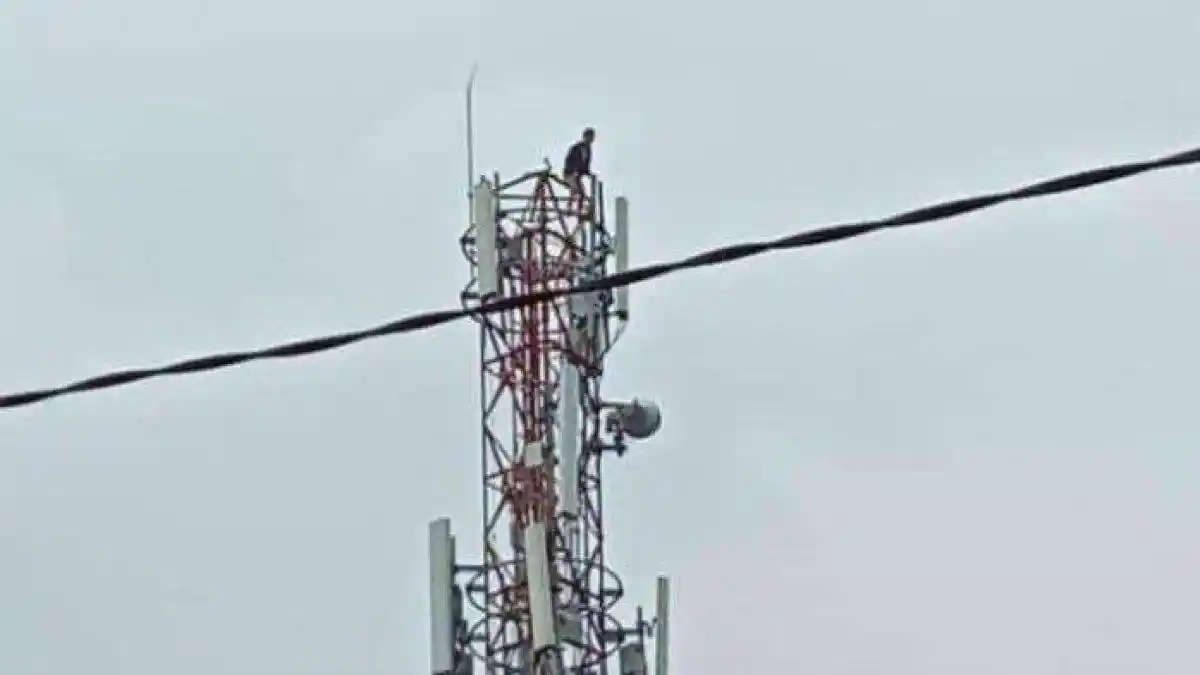 Depresi Karena Nganggur, Pria di Bandung Nekat Akhiri Hidup Terjun Bebas dari Tower di Hadapan Ibu