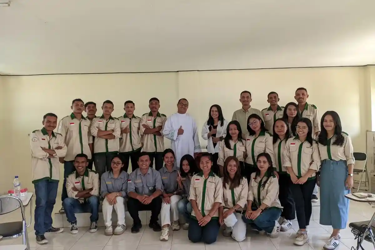 BEM FKIP Unika Santu Paulus Ruteng Periode 2025/2026 Resmi Dilantik, Dekan Ingatkan Peran Strategis