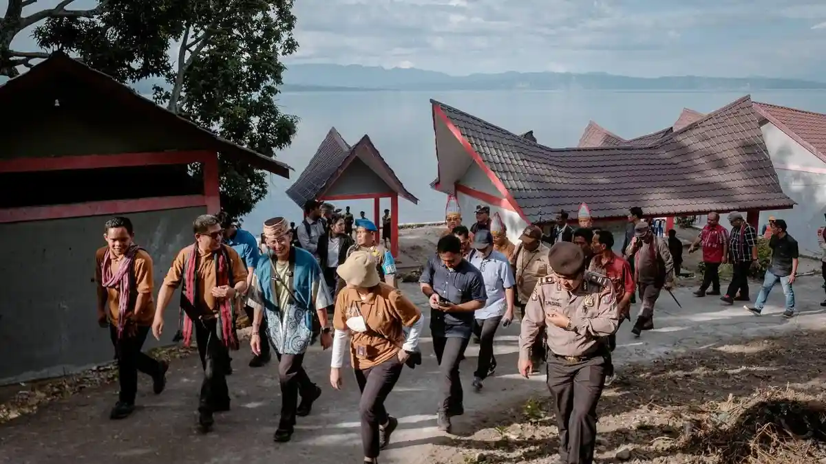 Sandiaga Uno Kunjungi Desa Pulau Sibandang, Salah Satu dari 50 Desa Wisata Terbaik di Indonesia
