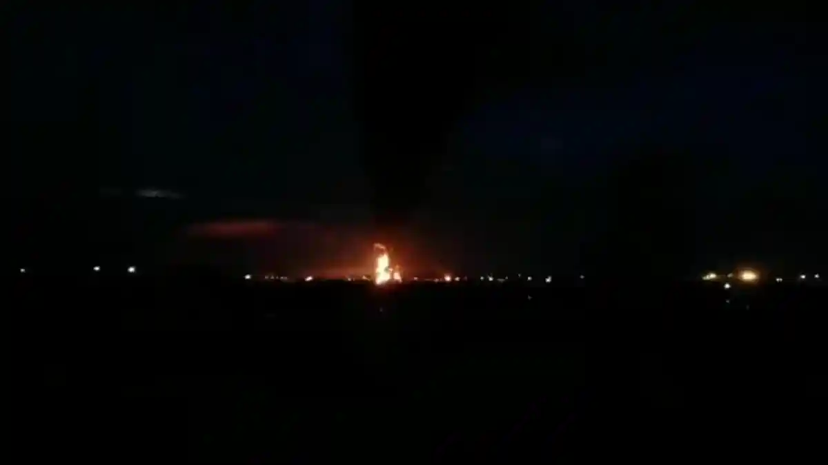 Drone Ukraina Hajar Gudang Minyak Rusia, Rudal Moskow Bikin Listrik Odessa Padam