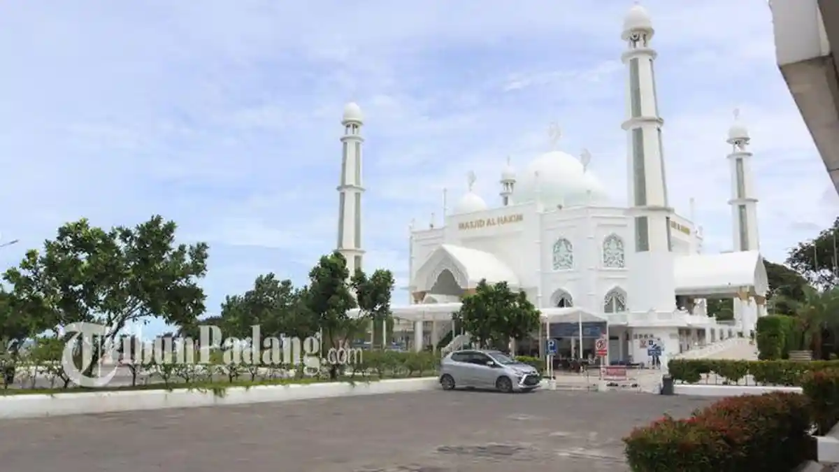 Rasakan Sensasi Ngabuburit ala Taj Mahal di Masjid Al Hakim Padang, Ada Menu Buka Gratis