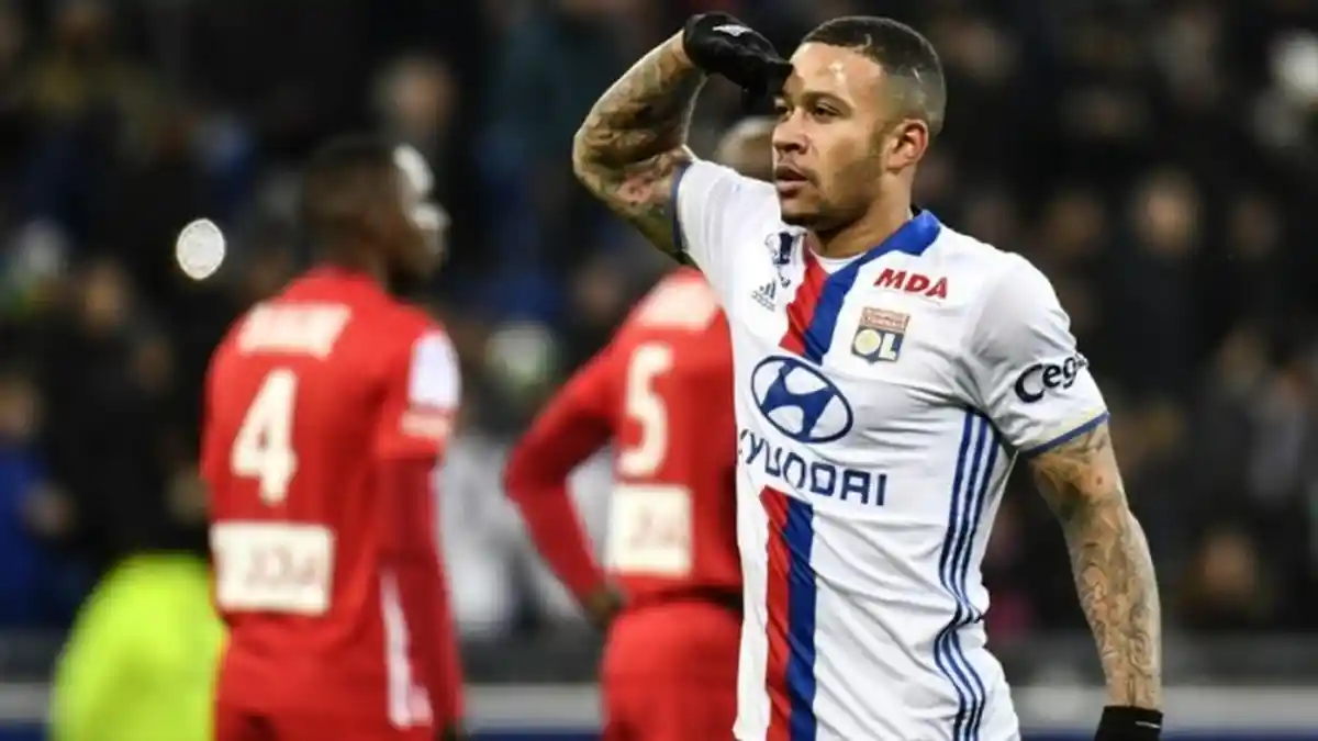 Depay Cetak Gol Pertama di Ligue 1, Payet Tetap Tajam