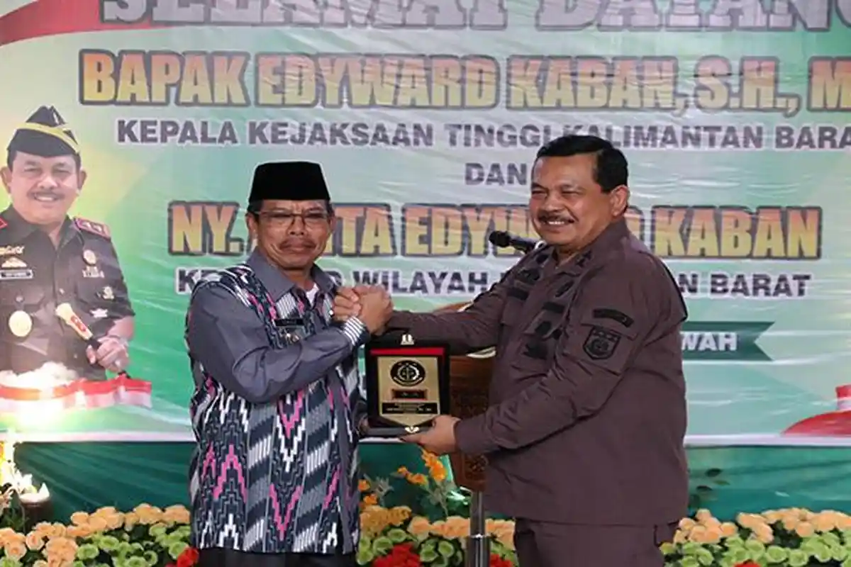 Pj Bupati Ismail Turut Sambut Kunker Kajati Kalbar ke Kejaksaan Negeri Mempawah