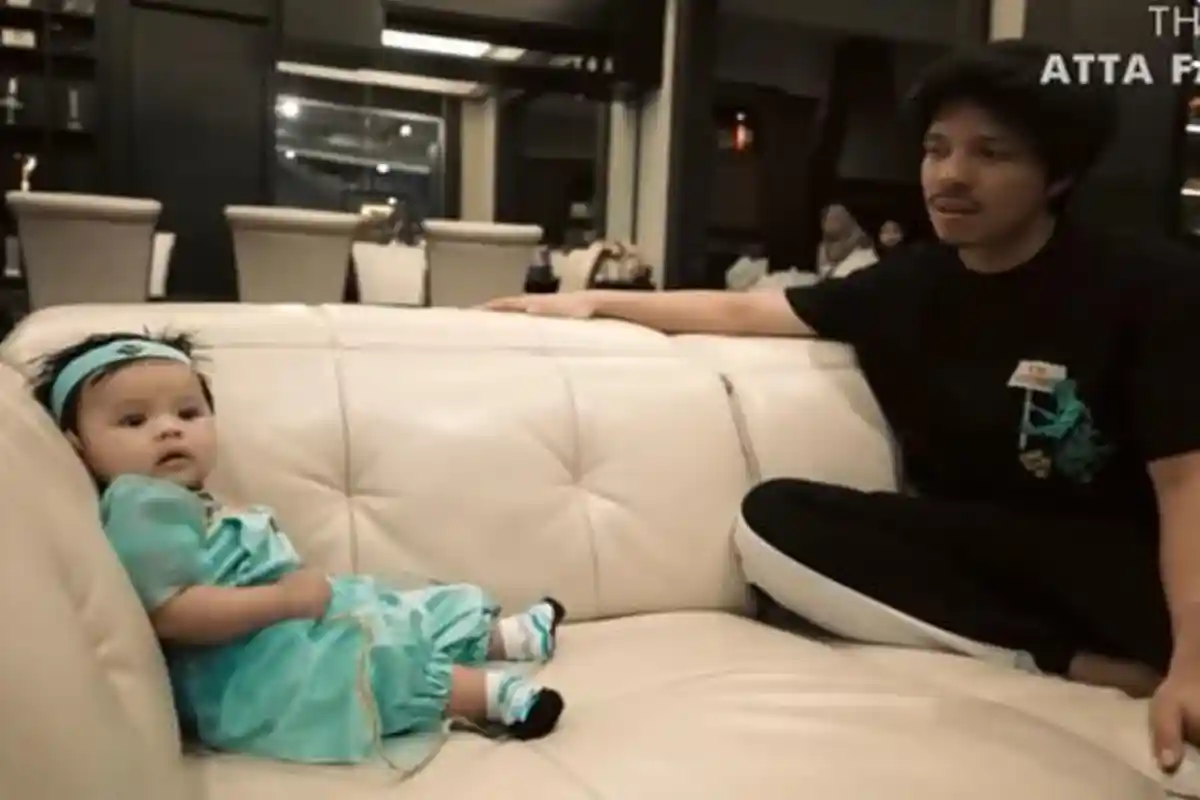 Atta Halilintar Mendadak Posesif, Lihat Ameena Didandanin Aurel Hermansyah Kenakan Baju Terbuka