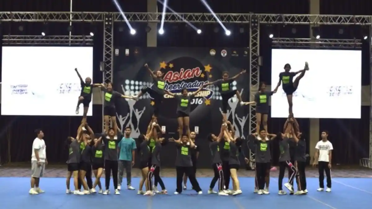 Hari Pertama TAFISA, Perlombaan Cheerleaders Baru Gladi Resik