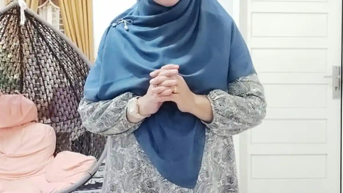 Regina Rahmi, Berawal dari Penyiar Radio hingga Menjadi Dosen