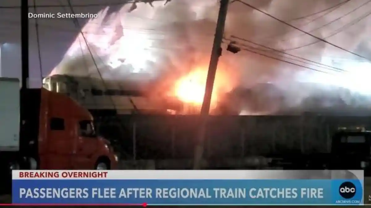 Kereta SEPTA Terbakar di Delaware AS, 350 Penumpang Selamat dan Tidak Ada Korban Luka