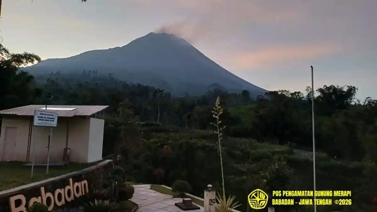 Aktivitas Gunung Merapi Selasa 21 April 2026 Pagi: Teramati 13 Kali Guguran Lava