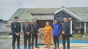 Momen-pemberian-bantuan-bagi-keluarga-seorang-warga-binaan.jpg