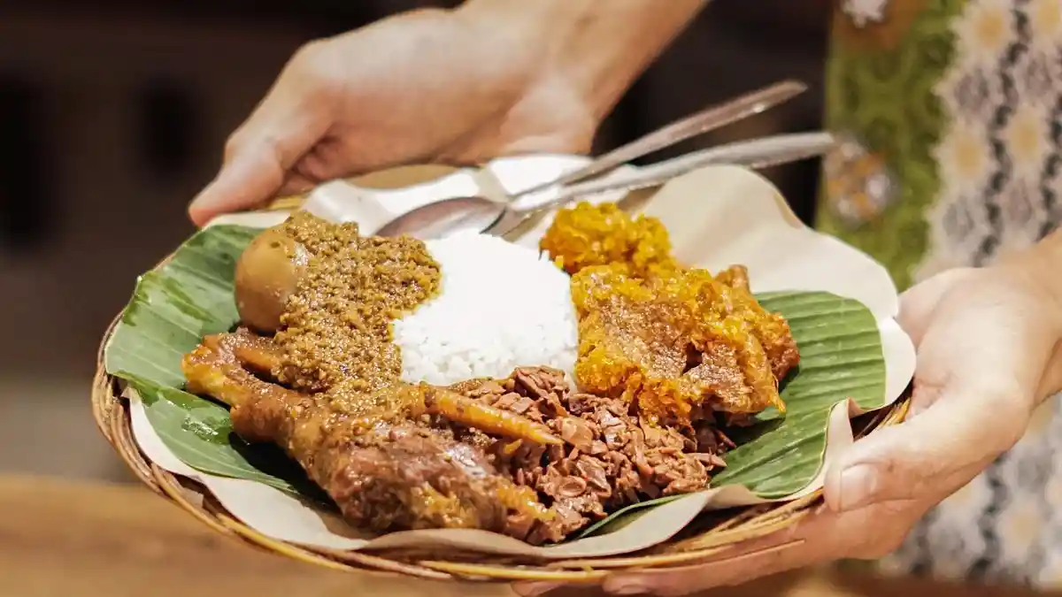 Gudeg Yu Djum, Gudeg Legendaris Yogyakarta Dirintis Sejak 1951