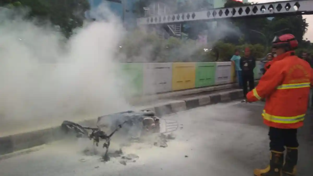Baru Diservis, Motor Dika Putra Hangus Terbakar di Pasar Minggu