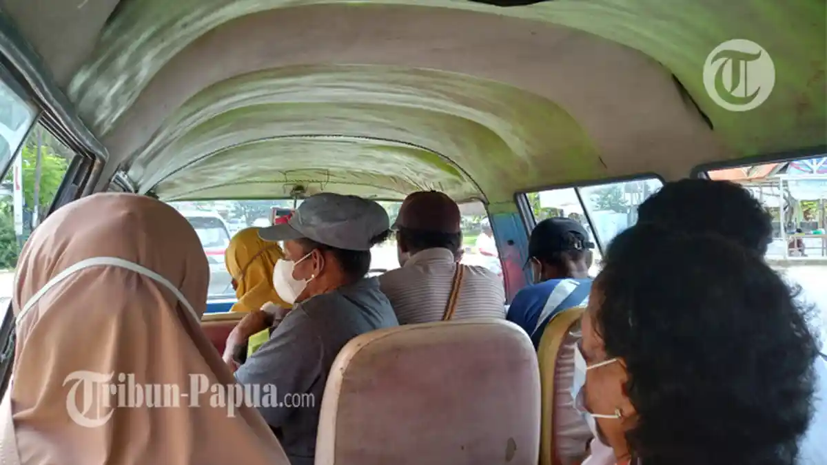 Masa Pandemi Covid-19, Angkutan Umum Dipadati Penumpang