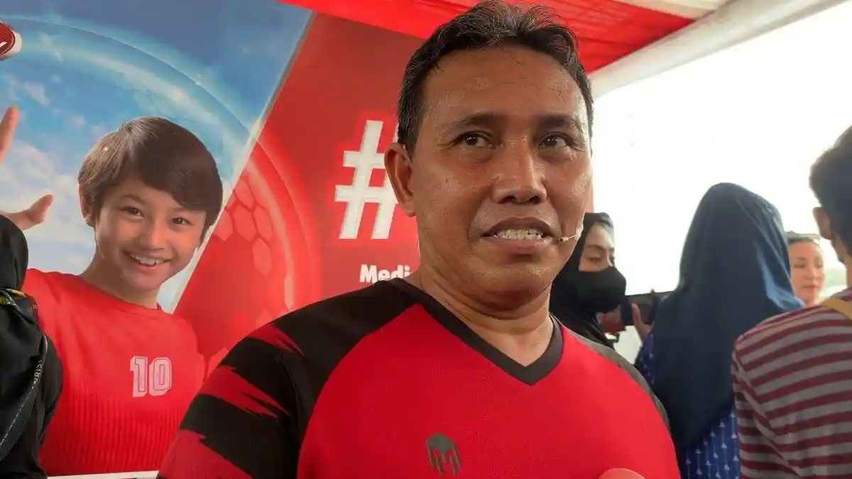 Bima Sakti Tekankan Kedisiplinan Saat Pimpin Coaching Clinic Bagi Pelajar