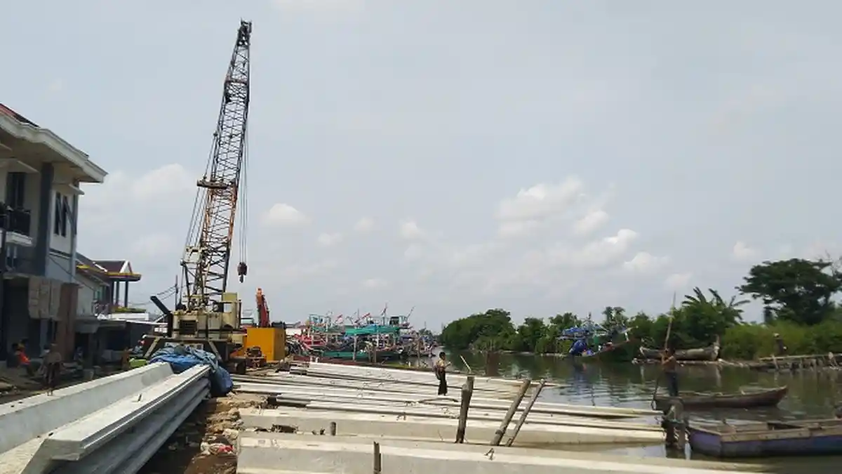 Tanggul Laut Kendal Mulai Dikerjakan, Diharapkan Bisa Kurangi Rob Wilayah Bandengan dan Karangsari