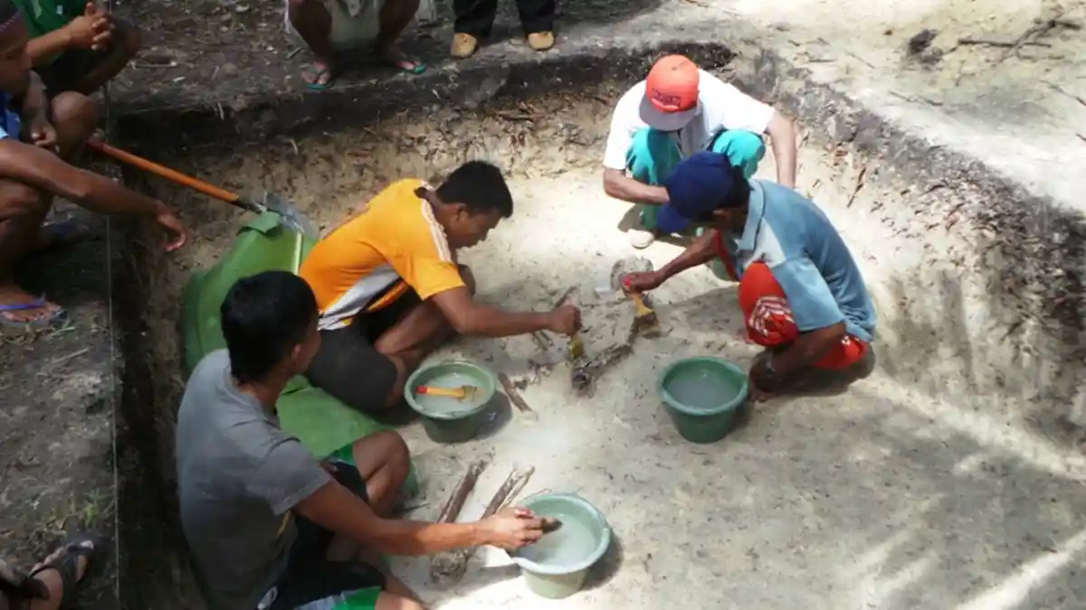 Ditemukan Kerangka Manusia Kuno Terkubur Bersama Keramik di Natuna