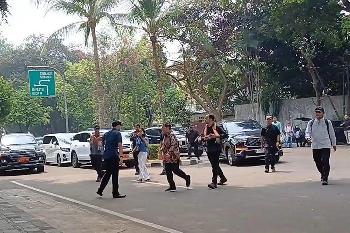 Dua Hari Kader PDIP Tak Terlihat di Rumah Prabowo, Megawati Kirim Pesan Via Pramono