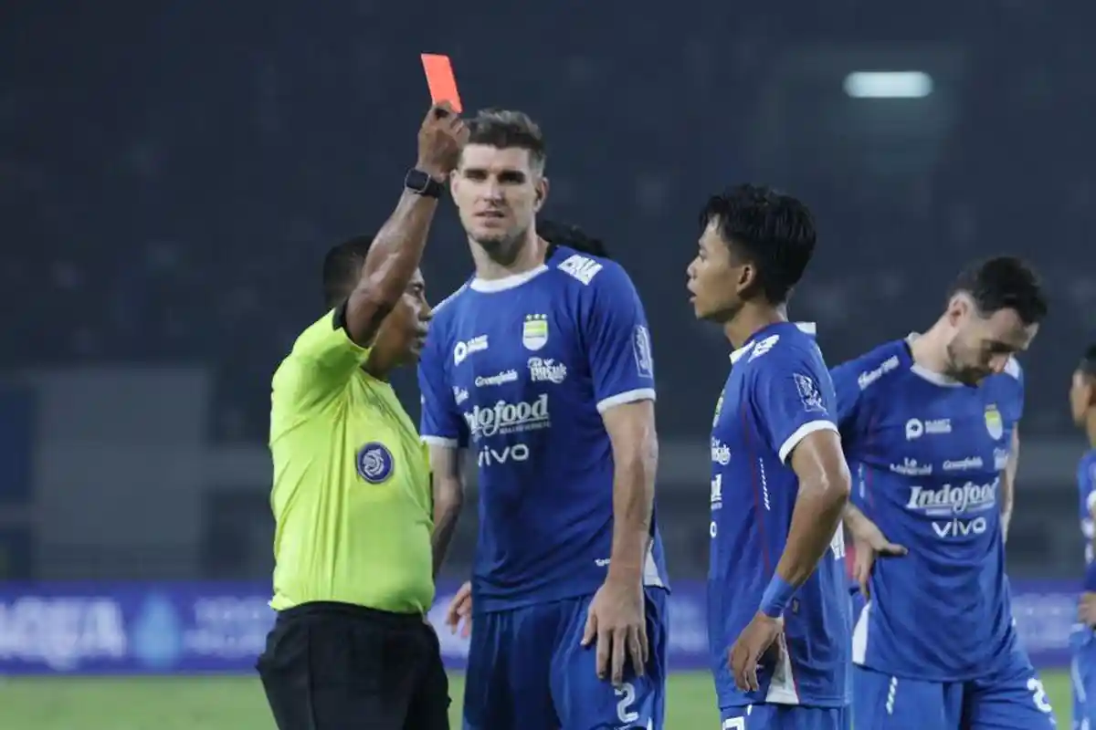 Persib Tanpa Empat Pilar Utama: Sanksi Kartu Warnai Persiapan Lawan Persita Tangerang