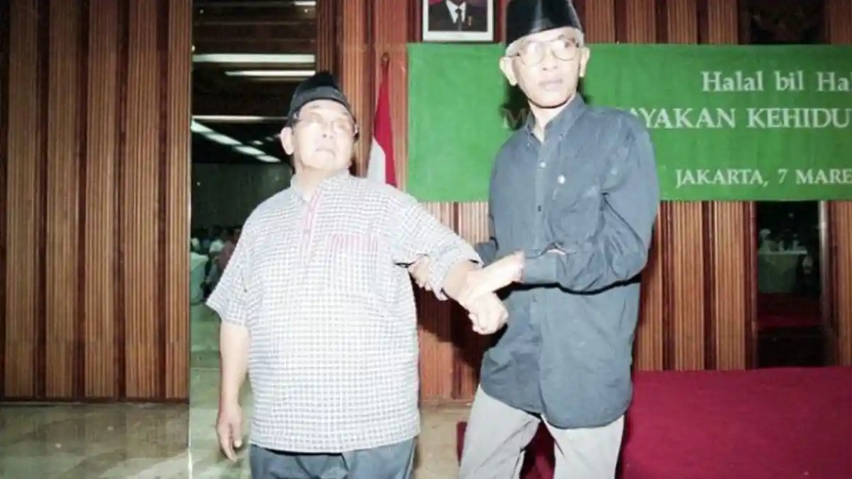 Kenangan Gus Mus Bertemu Terakhir Kali dengan Gus Dur
