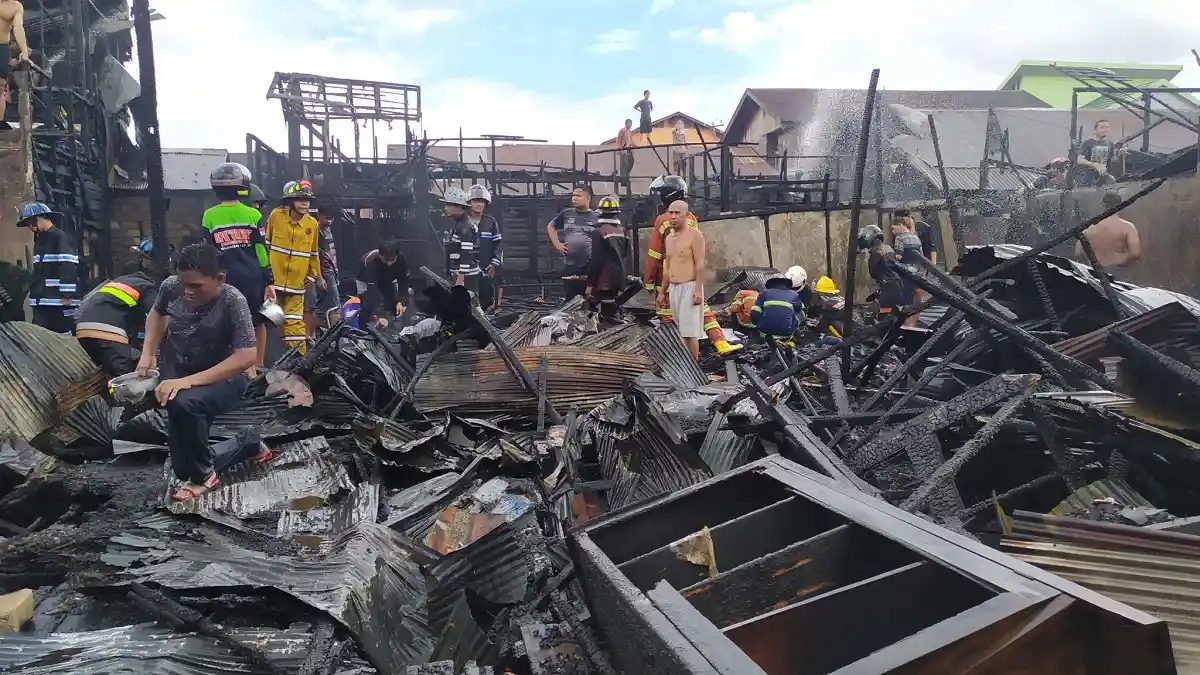 Kebakaran di Banjarmasin, Api Berkobar di Gang Sadar dan Sejiran Kelayan A Musnahkan Beberapa Rumah