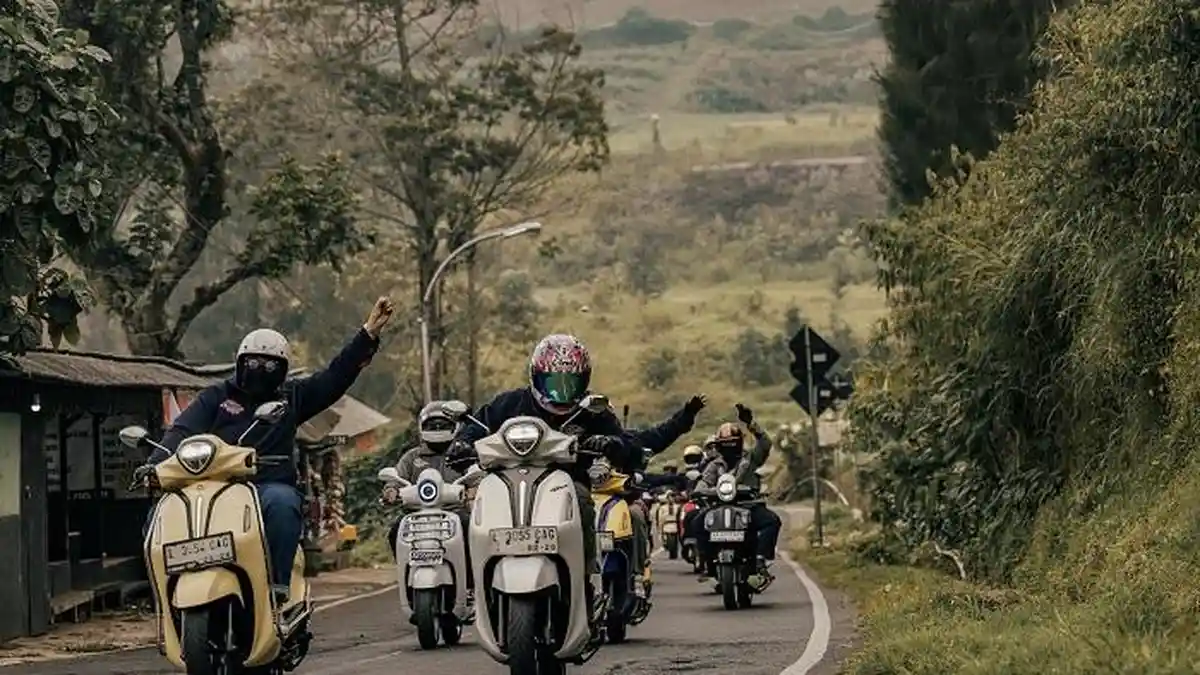 Skutik Classy Yamaha Sukses Tembus Tanjakan Menuju Gunung Bromo demi Sunrise Estetik