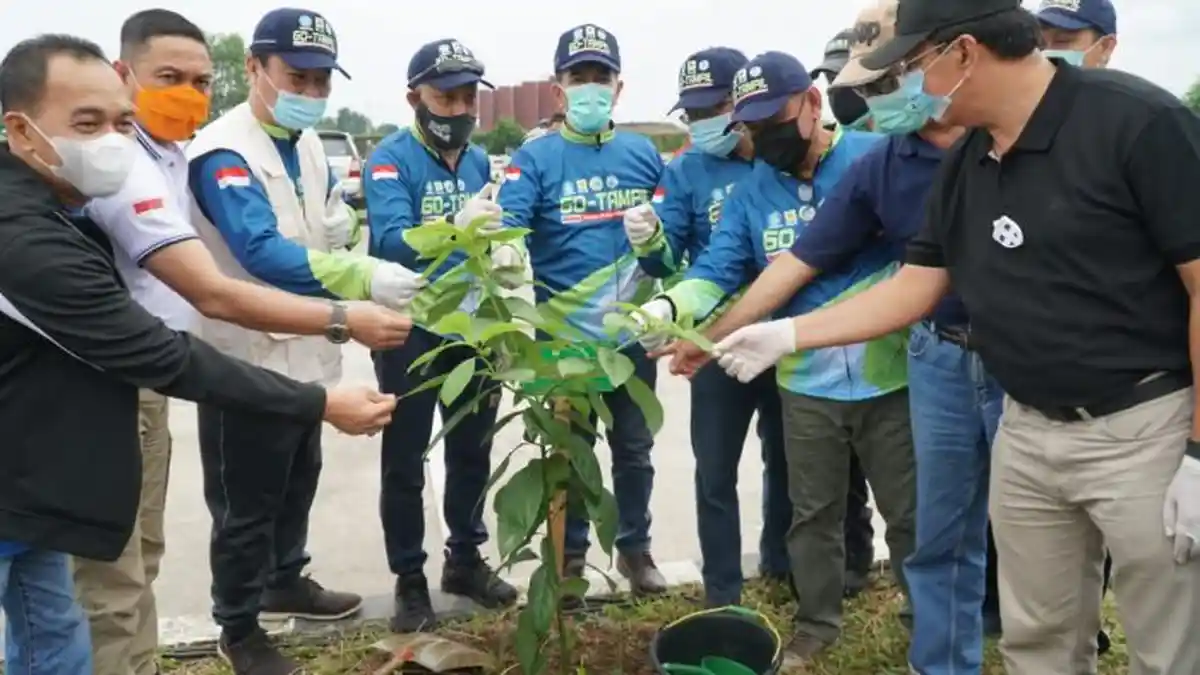 Gandeng Forum DAS Sumsel, PLN Tanam 600 Pohon di Kawasan JSC Jakabaring