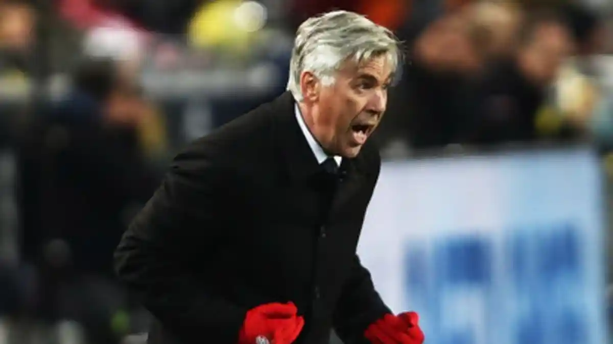 Marah Kepada Penonton Hertha Berlin, Ancelotti Acungkan Jari Tengah