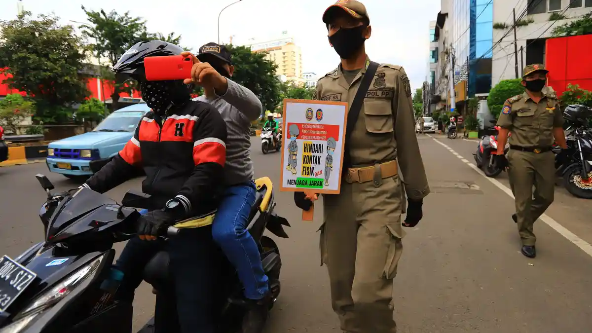 Anies Diminta Tutup Kantor yang Masih Beroperasi Saat PSBB