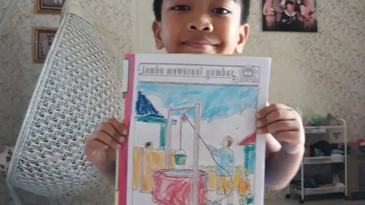 Cerita Orang Tua Murid: Sistem Belajar Di Rumah Banyak Kendala, Tapi Murid Tetap Excited