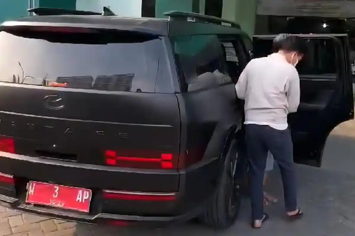 Mobil Dinas Ketua DPRD Gresik Ramai Dipinjam Warga, Jadwal Penuh hingga Oktober 2025