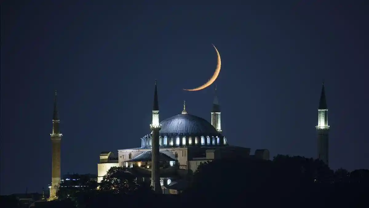 Jam Berapa Sholat Gerhana Bulan Dilakukan? Ini Jadwal dan Tata Cara Salat Kusuf