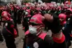 Demonstrasi Buruh di Depan Gedung DPR