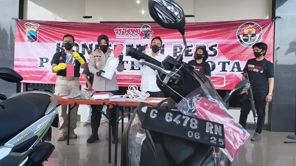 Sepasang Kekasih di Tegal Nekat Gondol Sepeda Motor Anggota Polisi, Begini Akhirnya