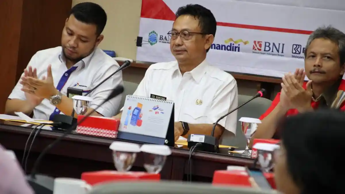 Kendaraan Roda Dua dan Empat di Pontianak Wajib Gunakan Non Tunai Saat Beli BBM