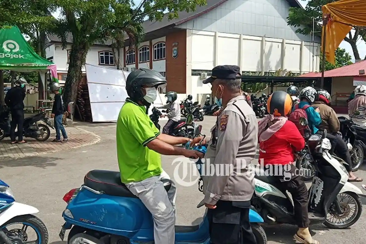 Sumbar Sadar Vaksin Dilombakan : Target Minimal 15 Ribu Selama 2 Pekan, Piagam Penghargaan dan Uang