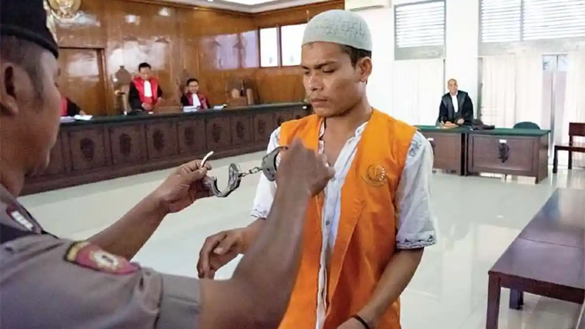 Ridwan Terdakwa Pembunuh Asun, Istri dan Anaknya Dihukum Mati