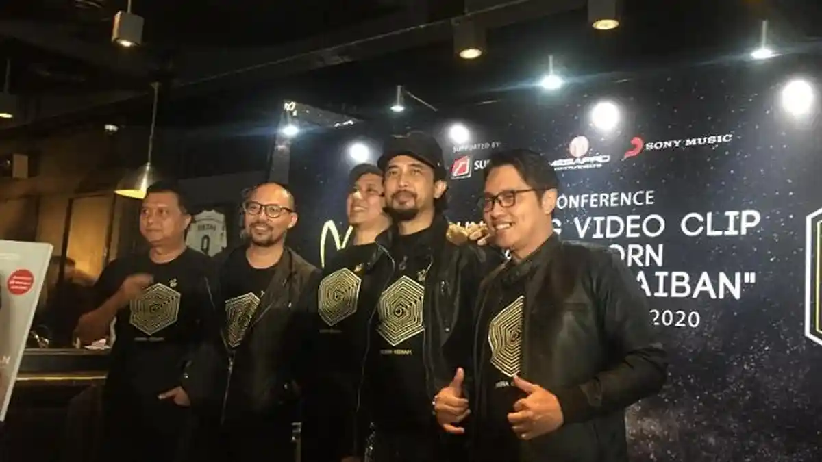 Chord, Kunci Gitar dan Lirik Lagu Begitu Indah - Padi : Terang Saja Aku Menantinya