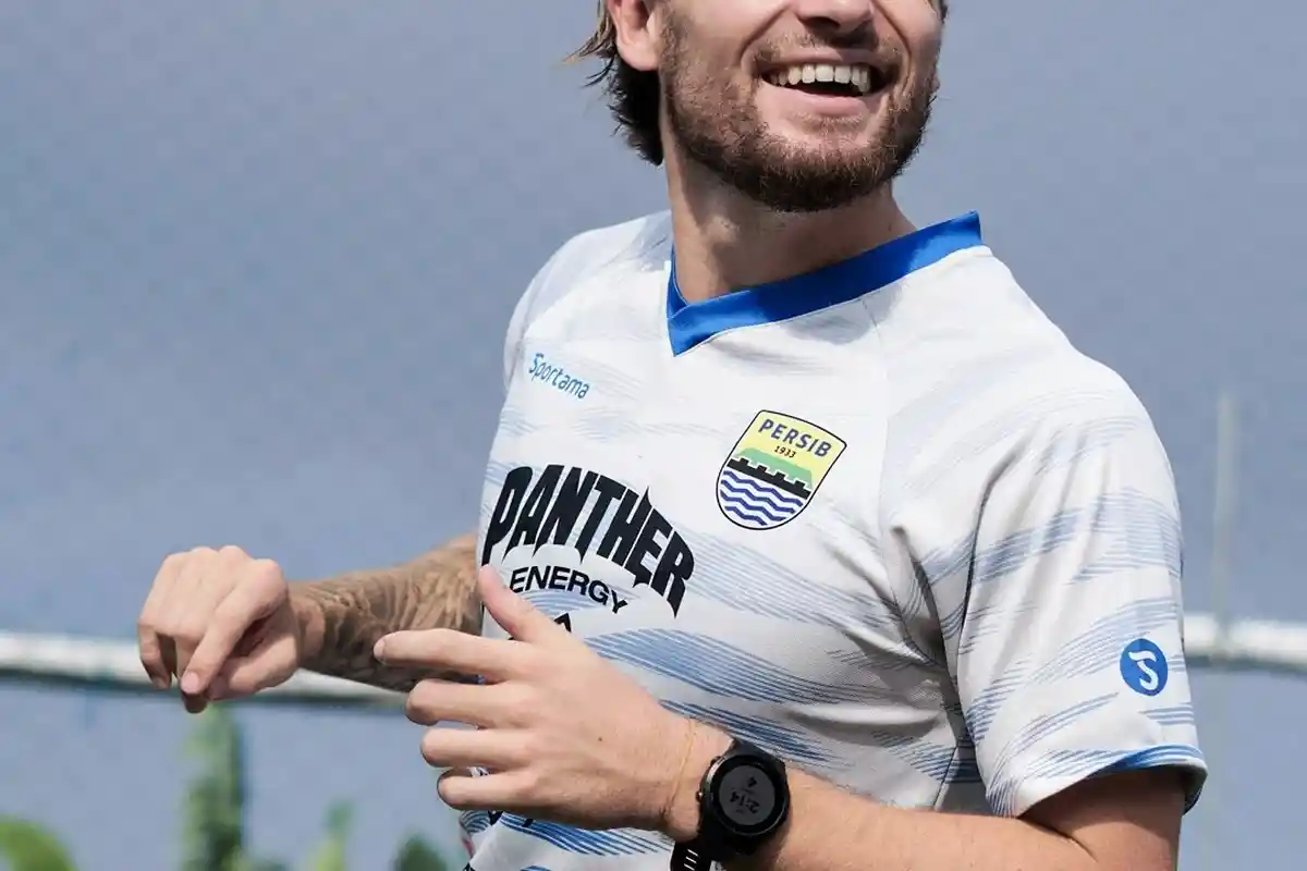 Lakoni Latihan Perdana, Eks Persija Marc Klok Tak Canggung dengan Rekan Persib, Apa Alasannya?