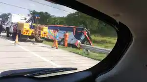 jateng/Kecelakaan-Maut-Bus-Rosalia-Indah-di-Tol-Semarang-Batang-7-Korban-Meninggal.jpg