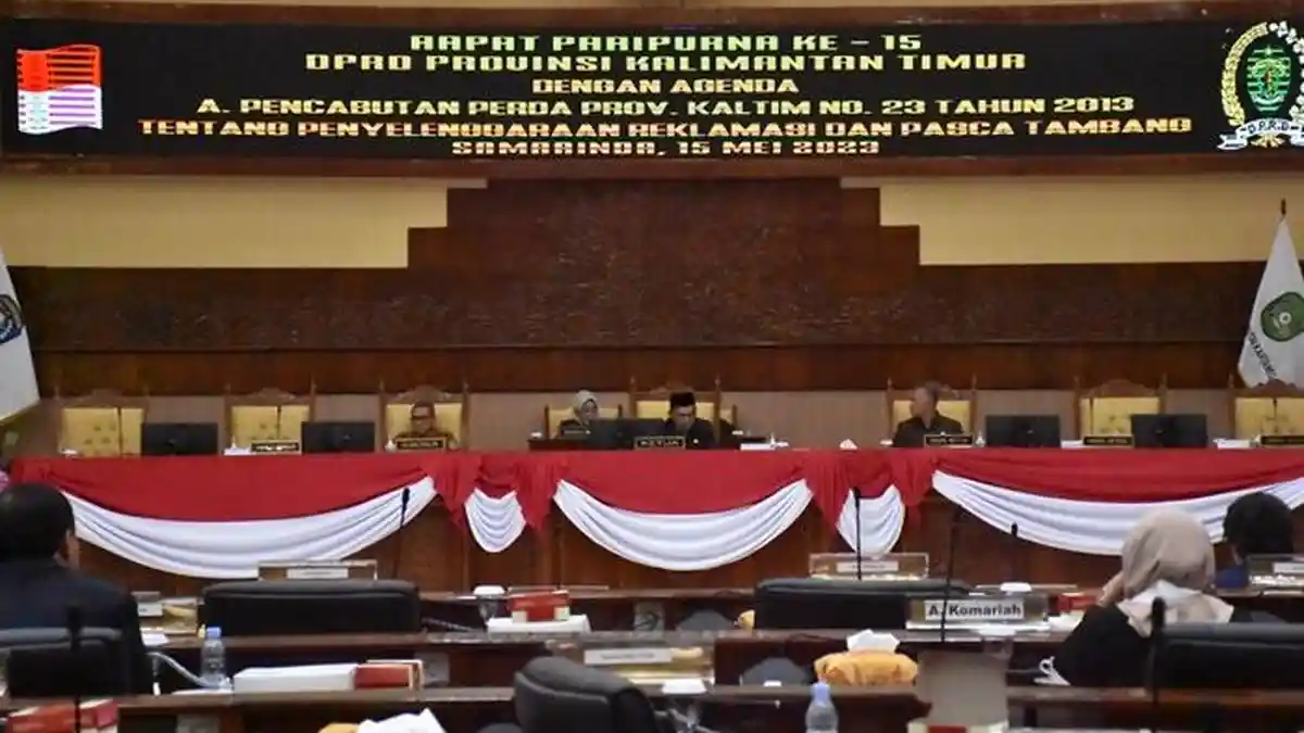DPRD Kaltim Gelar Rapat Paripurna Ke-15, Raperda Pembentukan dan Susunan Perangkat Daerah Disahkan