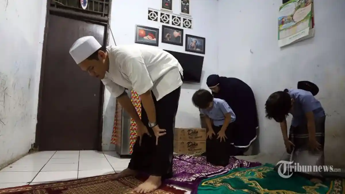 Bacaan Niat dan Tata Cara Sholat Idul Fitri di Rumah Sendiri atau Berjamaah dengan Keluarga