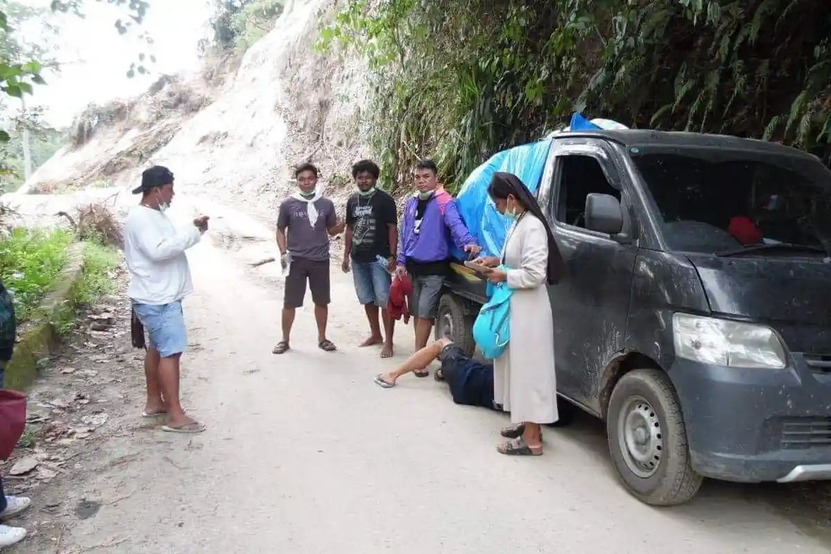 Catatan Pastor Echa Mantow Menembus Daerah Terisolir