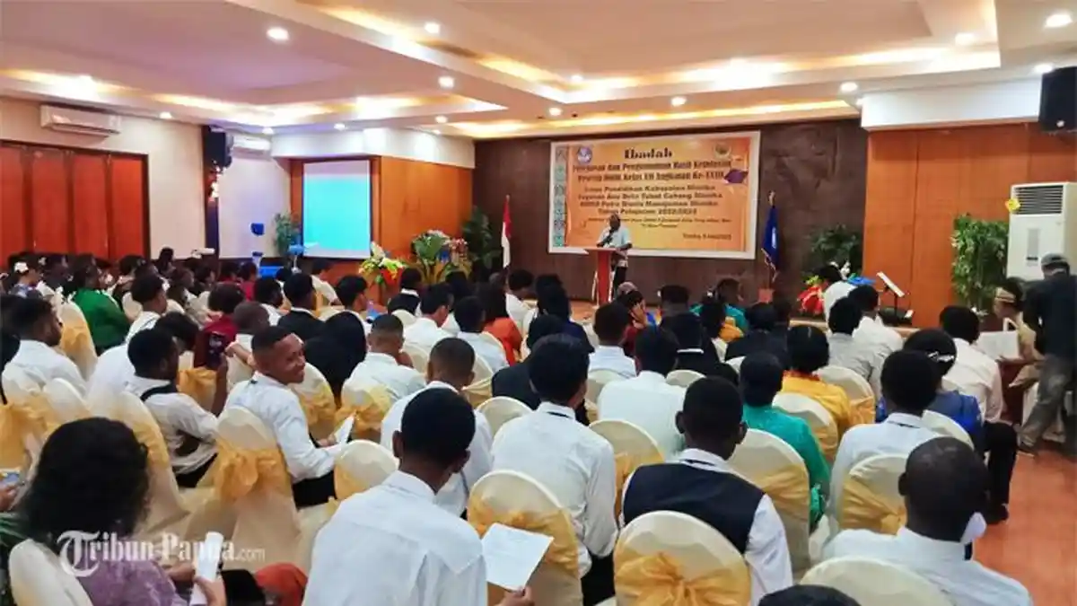 122 Peserta Didik Kelas XII SMKS Petra Dilepas, Ini Kata Sekretaris Disdik Mimika