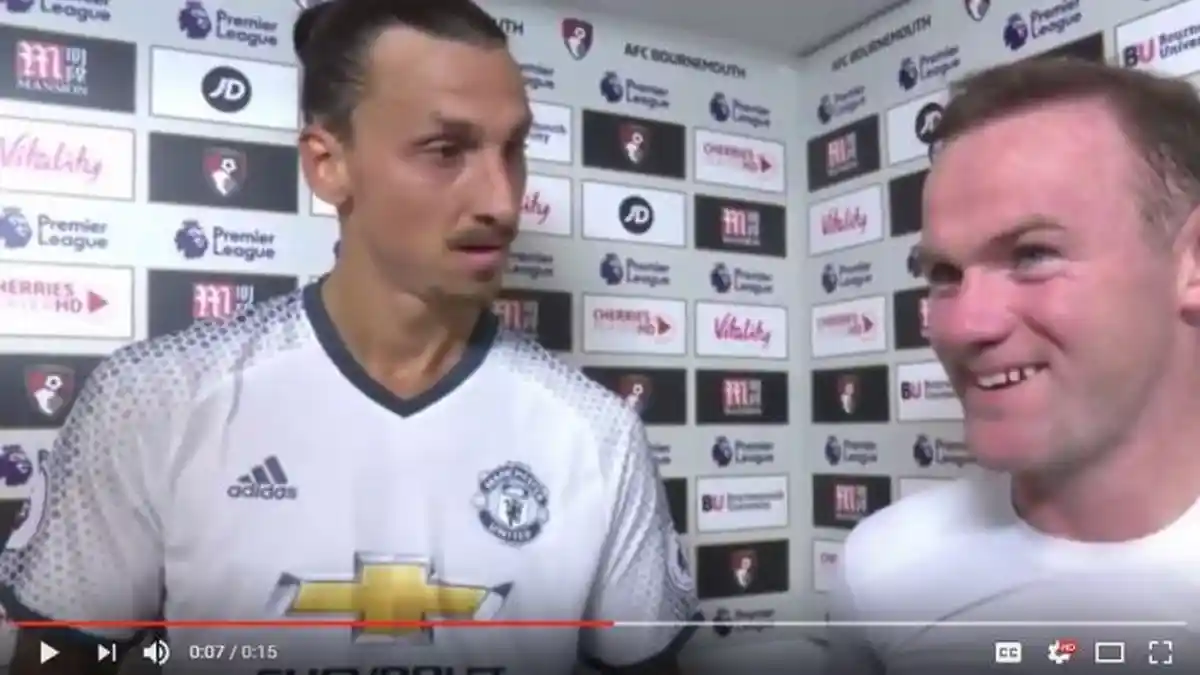 Ekspresi Tak Terduga Ibrahimovic dan Rooney Saat Dikerjai Wartawan