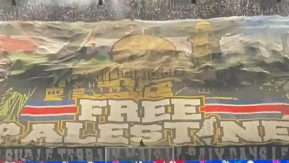 Aksi Suporter PSG Viral, Bentangkan Spanduk Bertuliskan Free Palestine saat Hadapi Atlético Madrid
