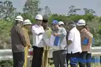 presiden-jokowi-bersama-sejumlah-menteri-meninjau-kawasan-bukit-soeharto.jpg