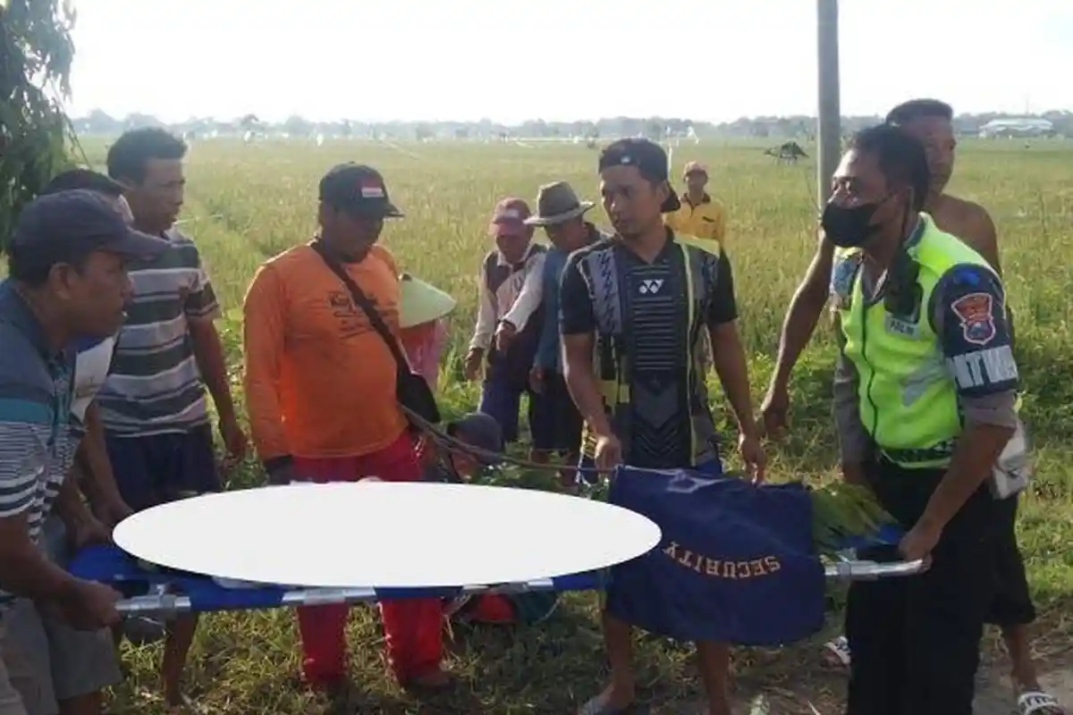 Kecelakaan Maut Tadi Pagi, Siswa SMP Tewas, Sepeda Korban Tersenggol Motor lalu Jatuh Terlindas Truk